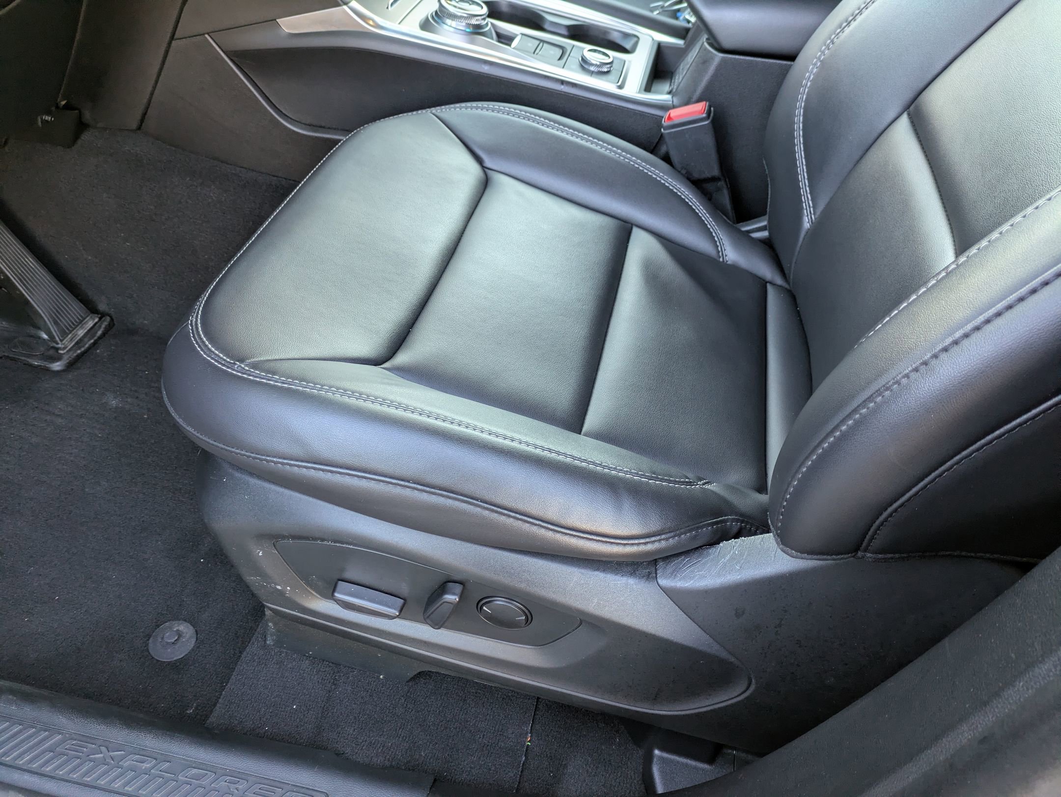 Certified 2023 Ford Explorer XLT w/ Equipment Group 202A image 13