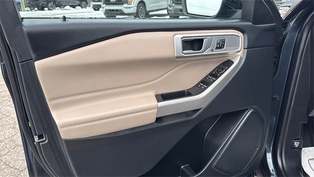 Certified 2023 Ford Explorer Limited w/ Hybrid Equipment Group 310A image 9
