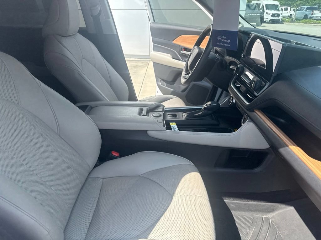 Used 2024 Toyota Grand Highlander FWD image 32