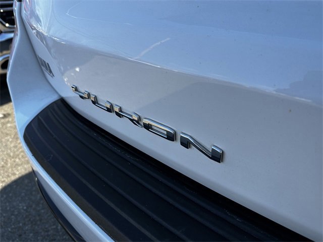 Used 2023 GMC Yukon XL SLE image 44