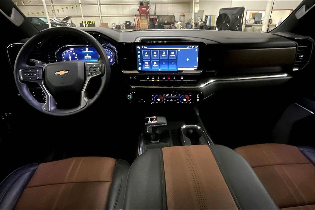Used 2024 Chevrolet Silverado 1500 High Country w/ High Country Premium Package image 14