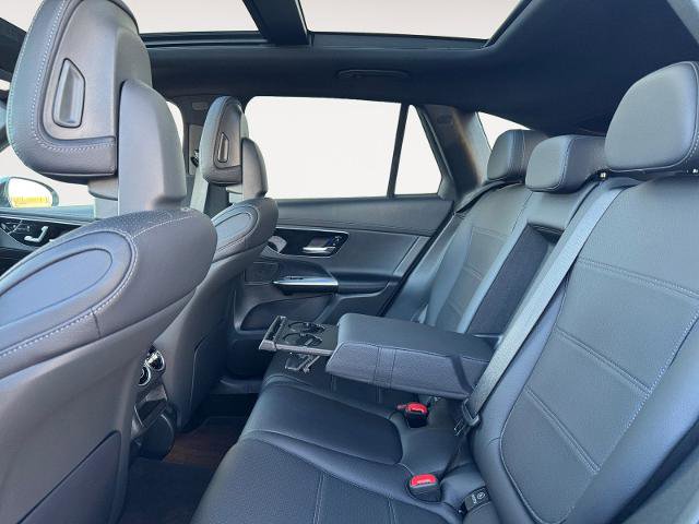 Used 2025 Mercedes-Benz GLC 300 4MATIC image 13