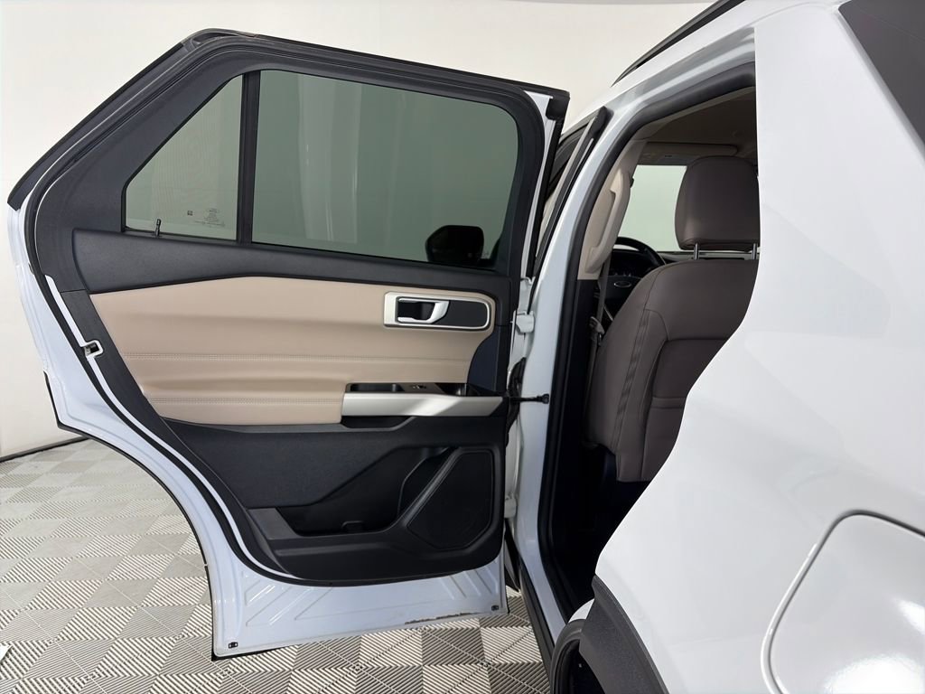 Certified 2022 Ford Explorer XLT w/ Equipment Group 202A image 12