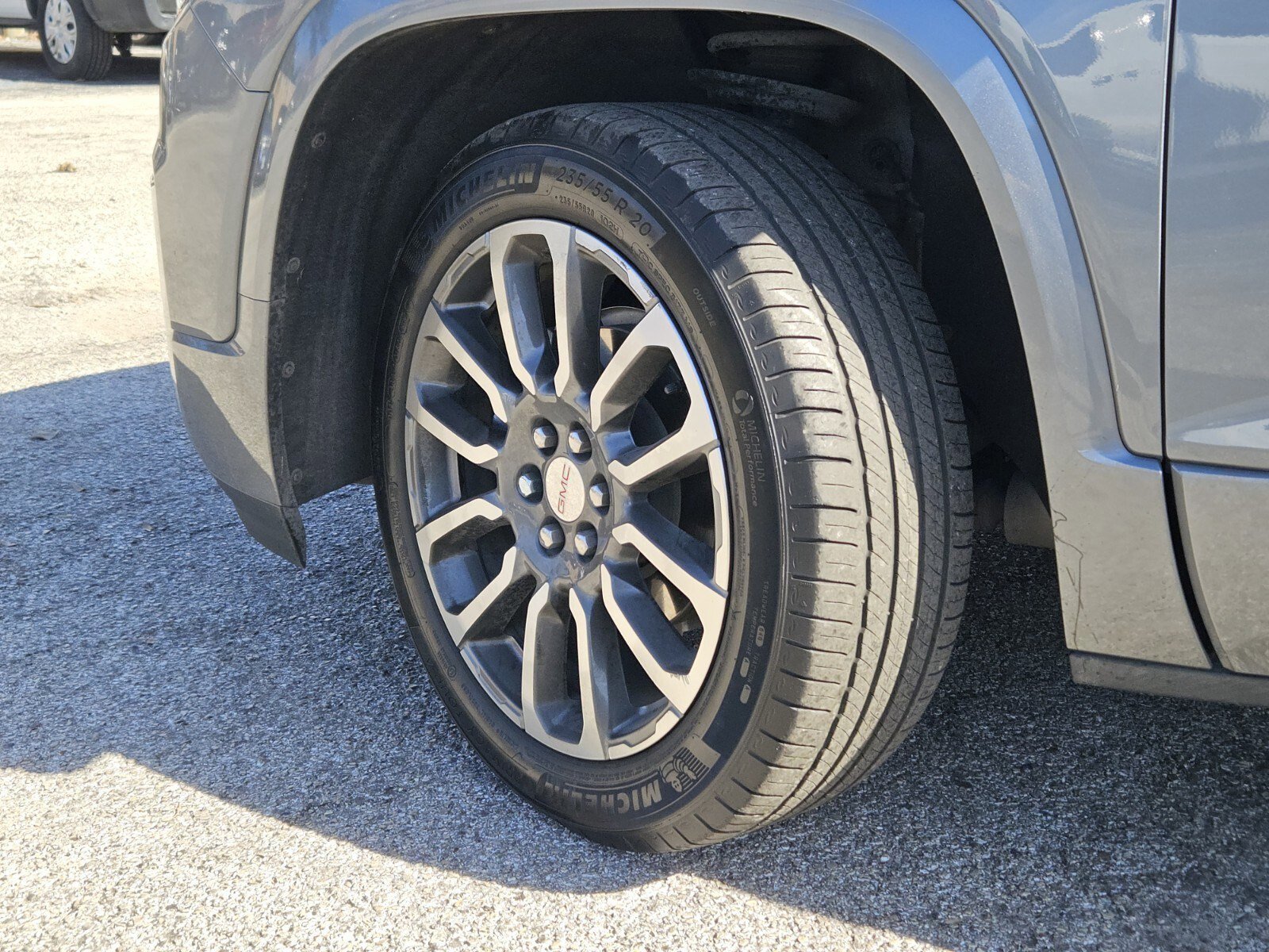 Used 2022 GMC Acadia Denali w/ Denali Technology Package image 32