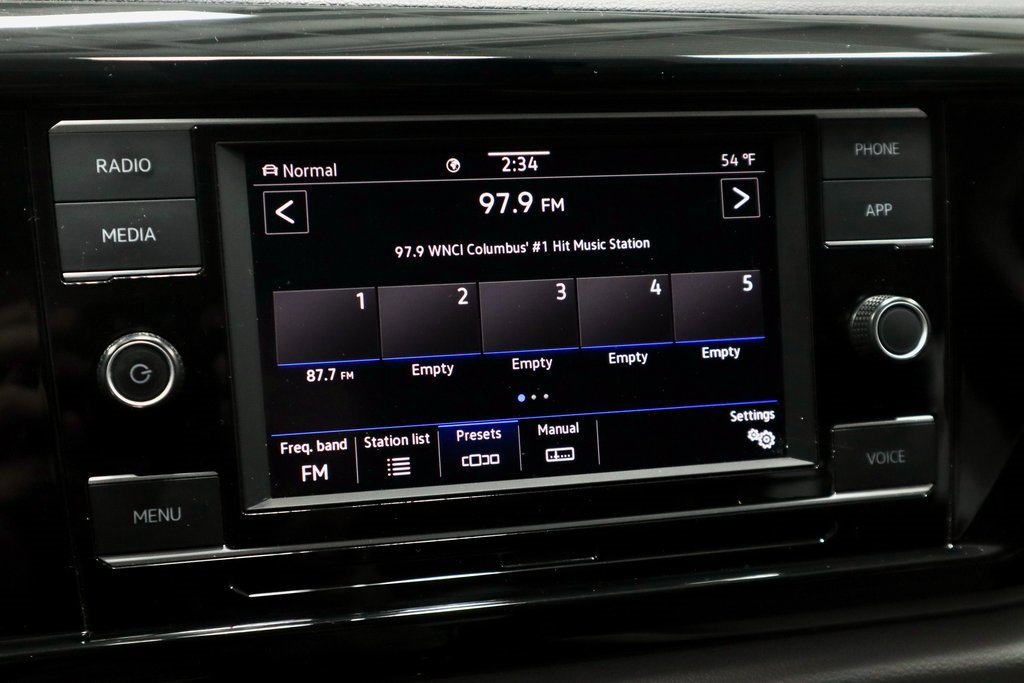 Used 2022 Volkswagen Taos S image 10