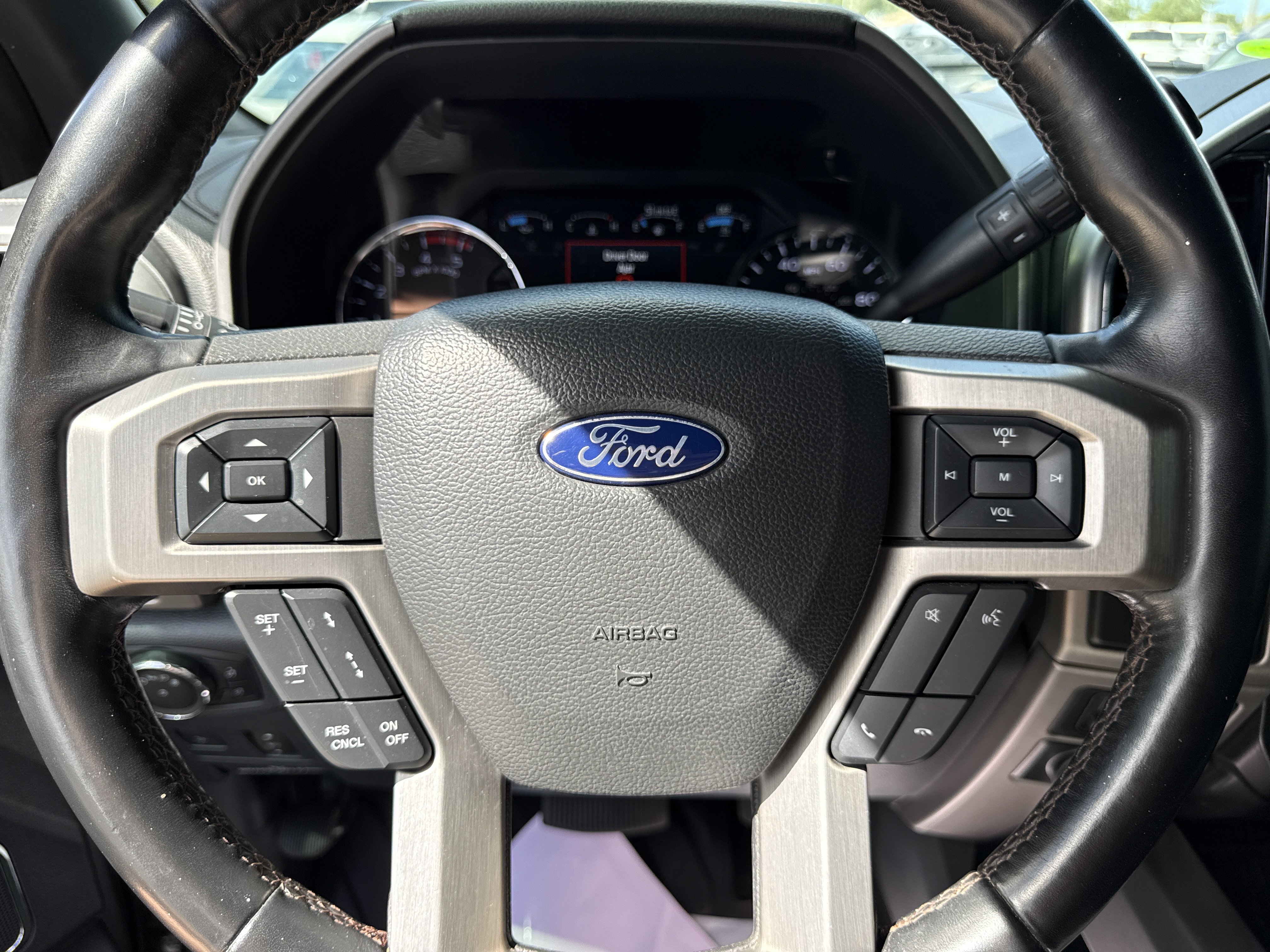 Certified 2022 Ford F450 Platinum w/ FX4 Off-Road Package AWD/4WD image 35
