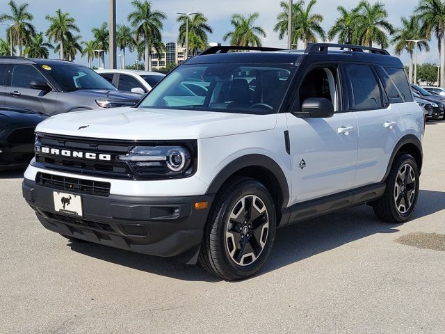 Certified 2024 Ford Bronco Sport Outer Banks w/ Tech Package AWD/4WD image 3
