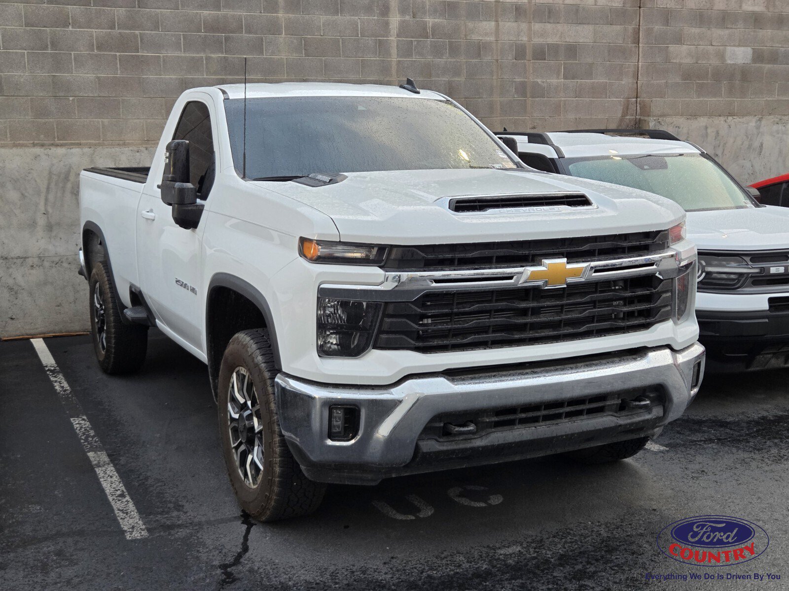 Used 2024 Chevrolet Silverado 2500 LT w/ Convenience Package RWD image 1