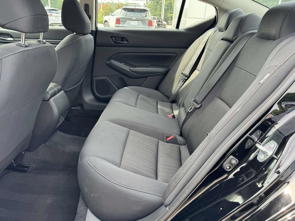 Used 2025 Nissan Altima 2.5 SV FWD image 18