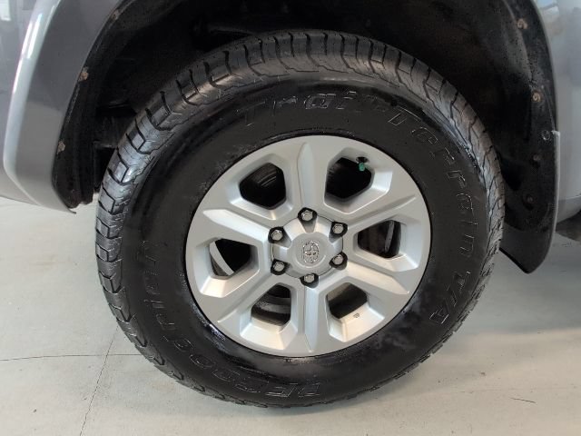 Used 2022 Toyota 4Runner SR5 Premium w/ Moonroof Package AWD/4WD image 9