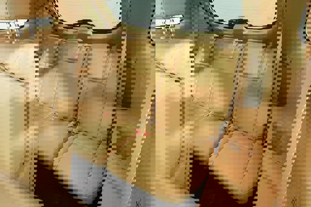 Used 2018 Toyota Highlander Limited Platinum w/ Carpet Mat Package (TMS) image 29