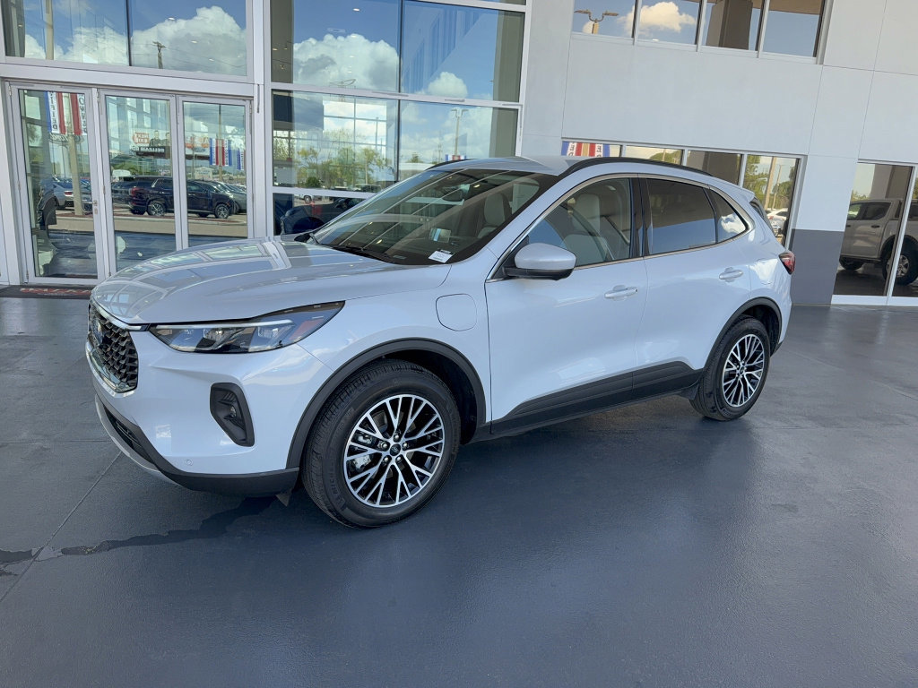 Certified 2025 Ford Escape SE w/ PHEV Premium Package image 5