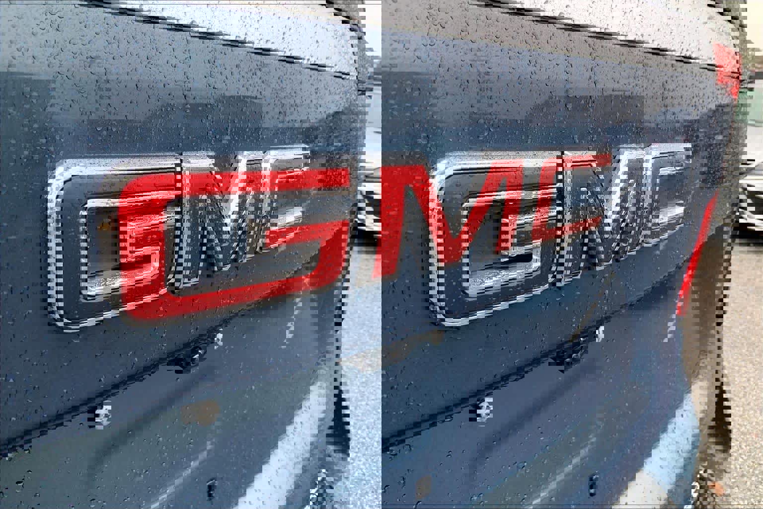 Used 2025 GMC Yukon XL Elevation image 9