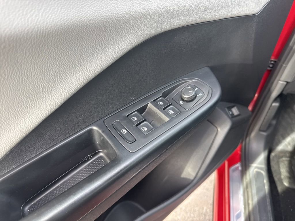 Used 2022 Volkswagen Taos SE image 11