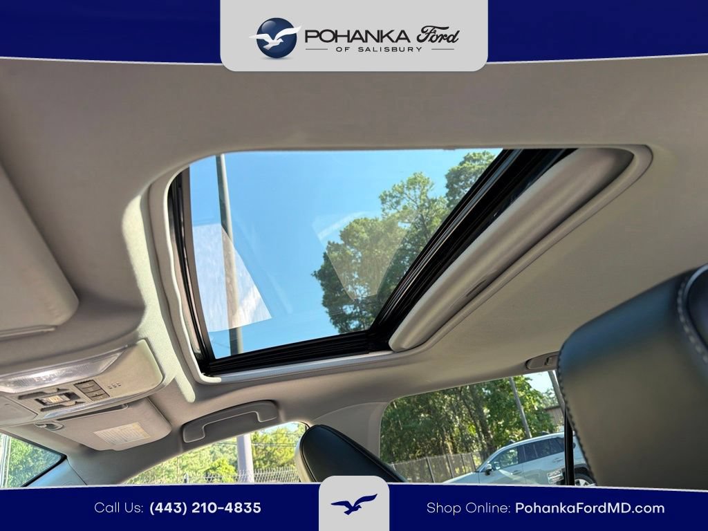 Used 2022 Toyota RAV4 XLE Premium AWD/4WD image 20
