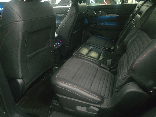 Certified 2025 Ford Explorer ST-Line w/ Premium Package AWD/4WD image 13