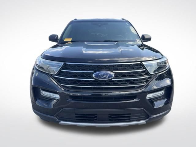 Certified 2020 Ford Explorer XLT w/ Equipment Group 202A AWD/4WD image 2