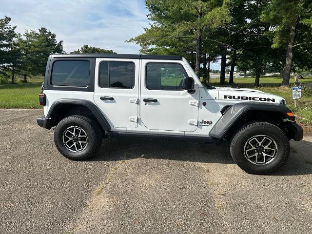 Used 2024 Jeep Wrangler Unlimited Rubicon AWD/4WD image 9