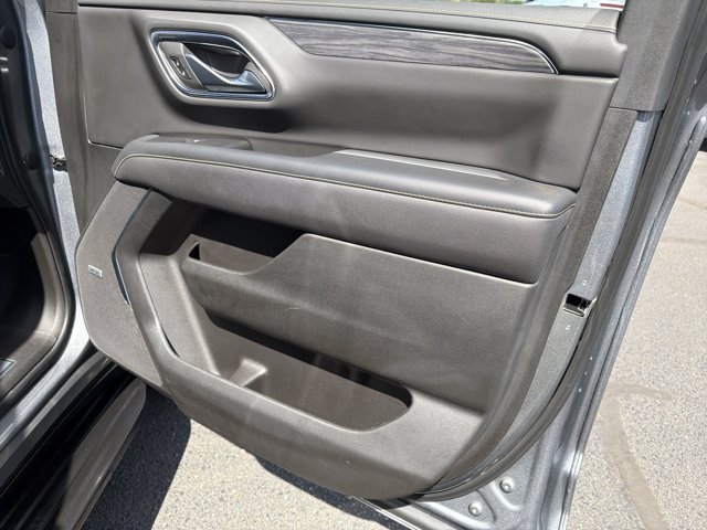 Used 2022 GMC Yukon XL SLT w/ SLT Premium Package AWD/4WD image 17