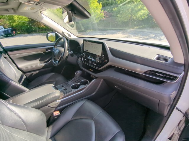 Used 2023 Toyota Highlander Limited FWD image 37