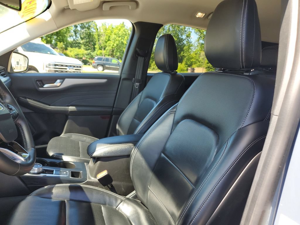 Certified 2024 Ford Escape Platinum AWD/4WD image 16