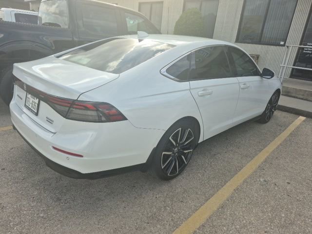 Used 2023 Honda Accord Touring image 2