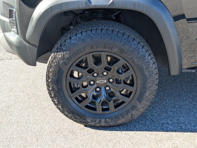 Used 2024 Chevrolet Colorado Trail Boss w/ Technology Package image 11