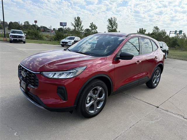 Certified 2026 Ford Escape ST-Line w/ Cold Weather Package AWD/4WD image 4