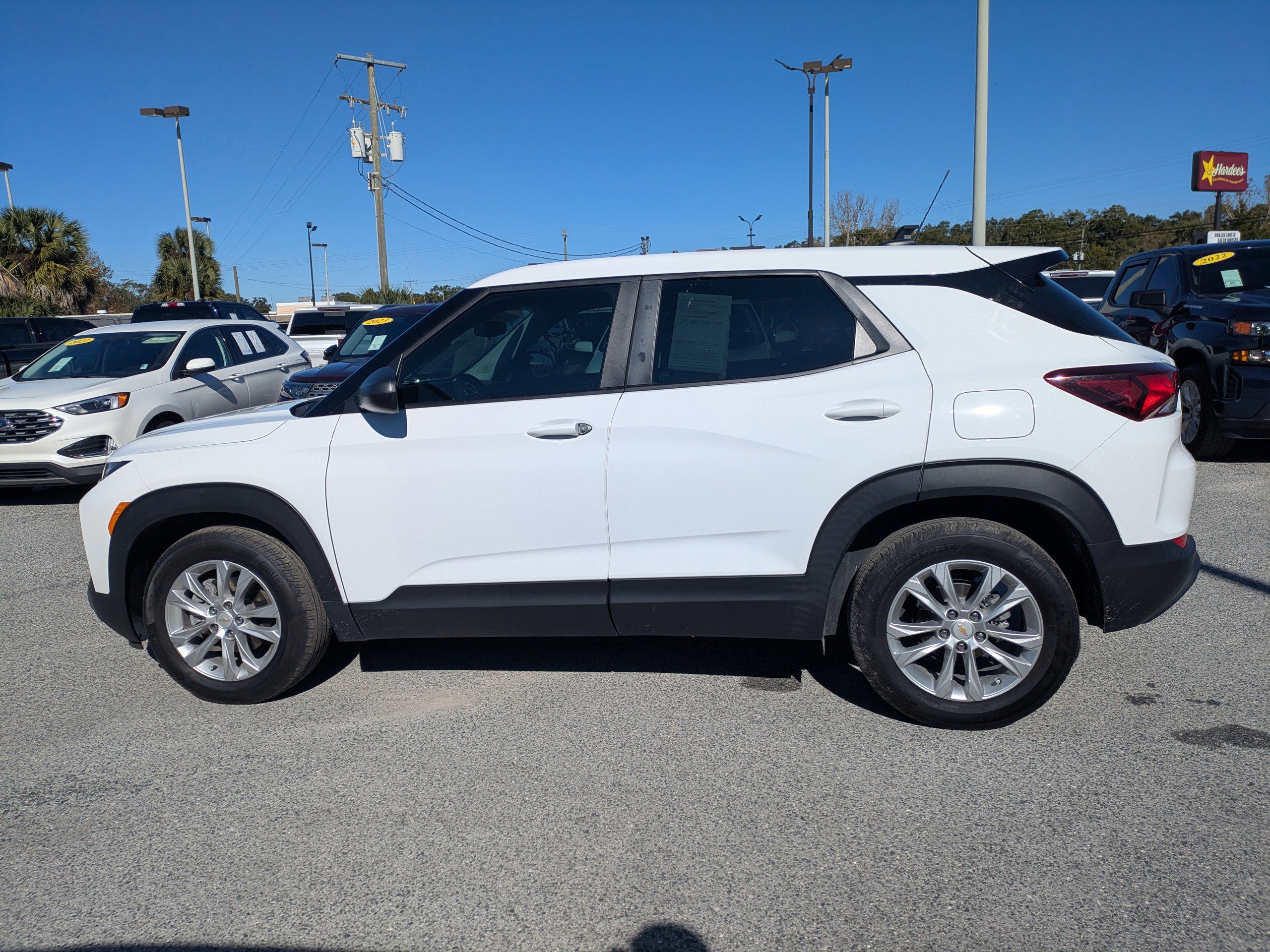 Used 2023 Chevrolet TrailBlazer LS image 2