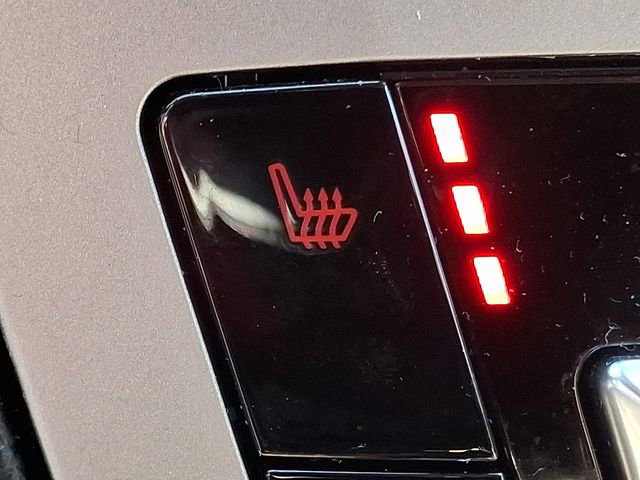 Certified 2022 Ford Explorer XLT w/ Equipment Group 202A image 22