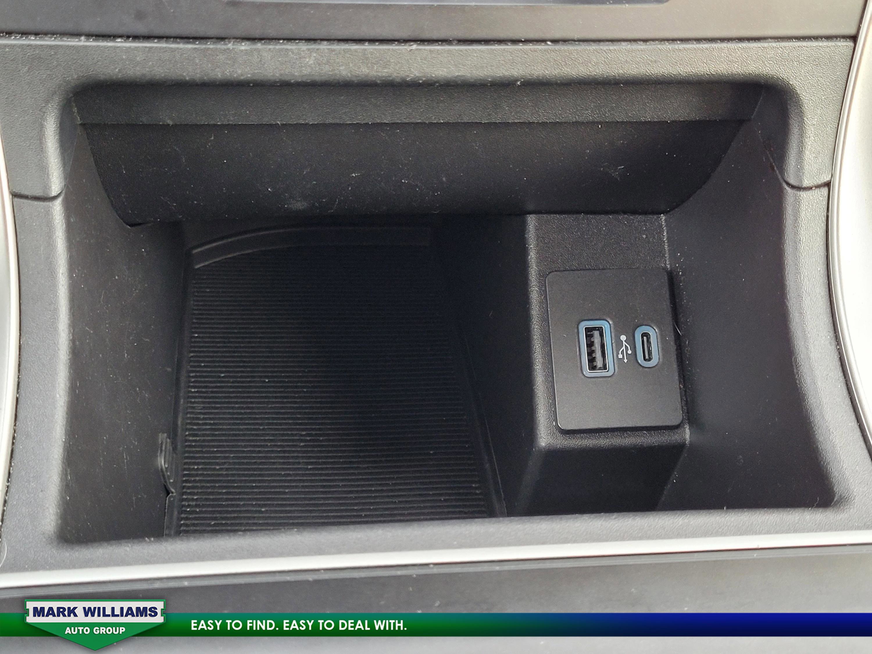 Certified 2023 Ford Edge SE image 21