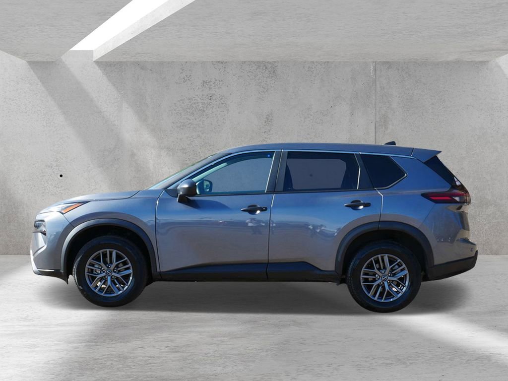 Used 2024 Nissan Rogue S image 5