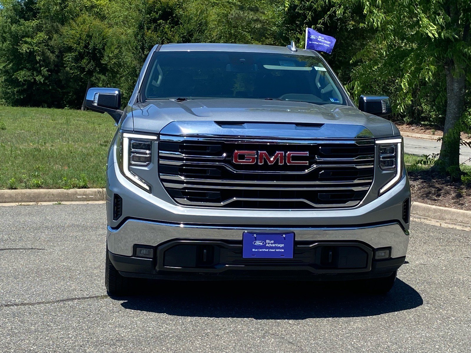 Used 2025 GMC Sierra 1500 SLT AWD/4WD image 11