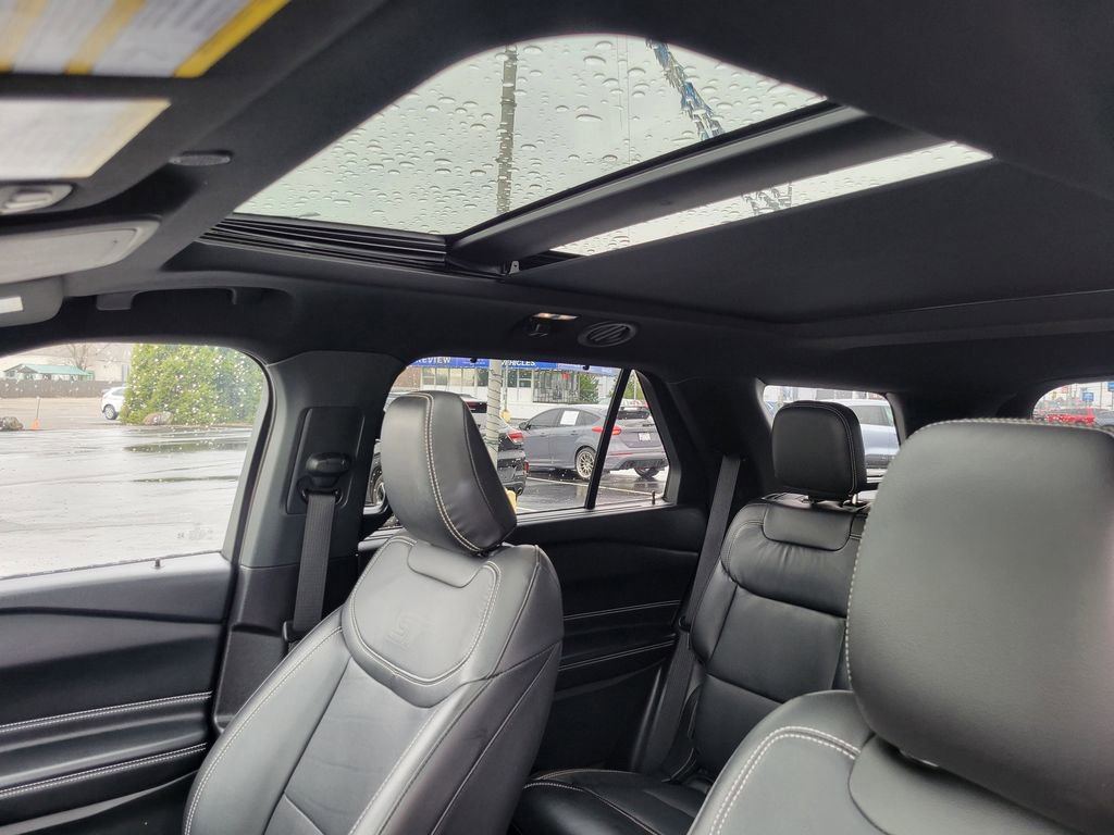 Certified 2022 Ford Explorer ST w/ Equipment Group 401A image 9