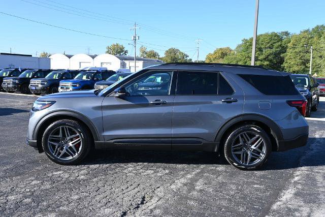 Certified 2025 Ford Explorer ST AWD/4WD image 4