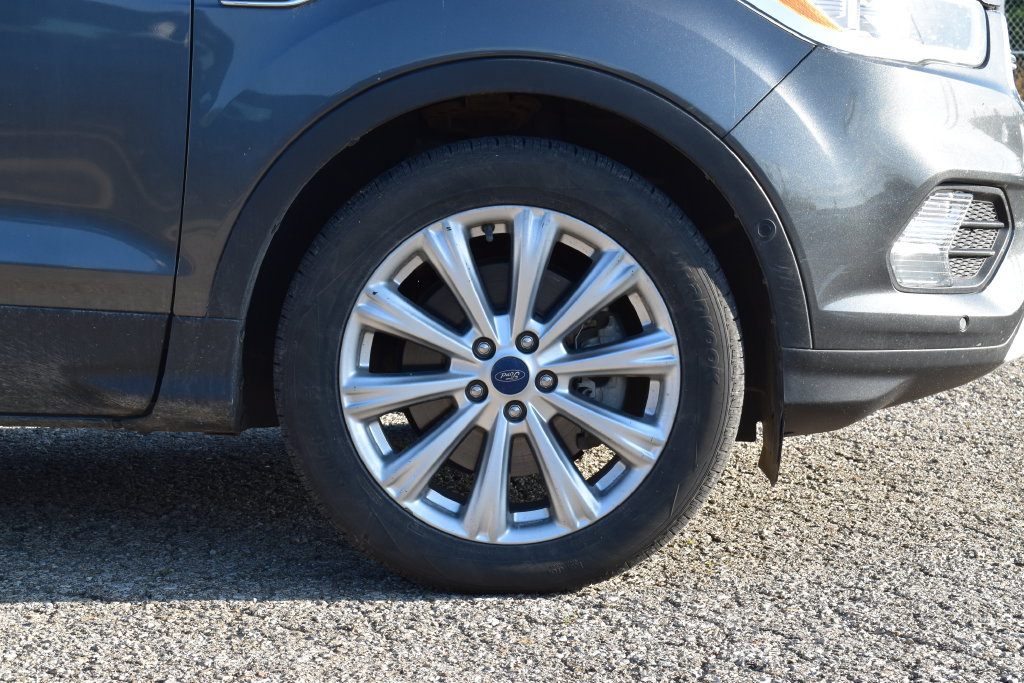 Certified 2018 Ford Escape Titanium FWD image 4