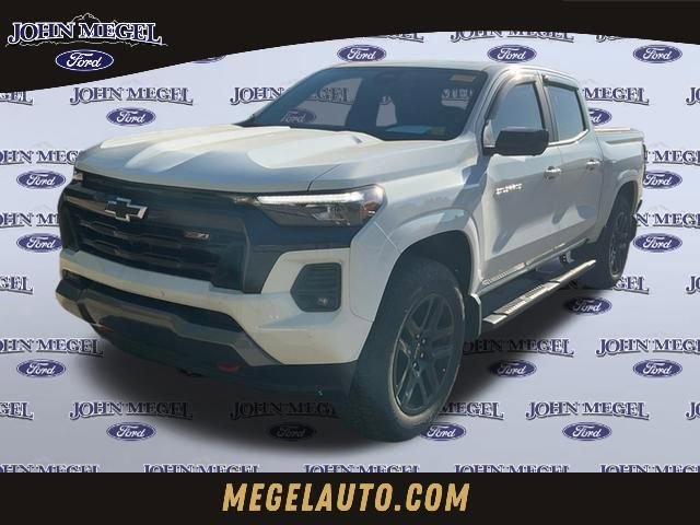 Used 2024 Chevrolet Colorado Z71 w/ Z71 Convenience Package 2