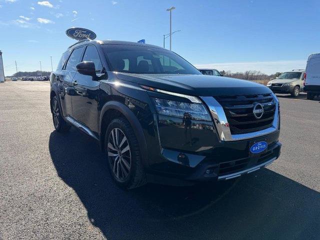 Used 2022 Nissan Pathfinder Platinum w/ Cargo Package image 3