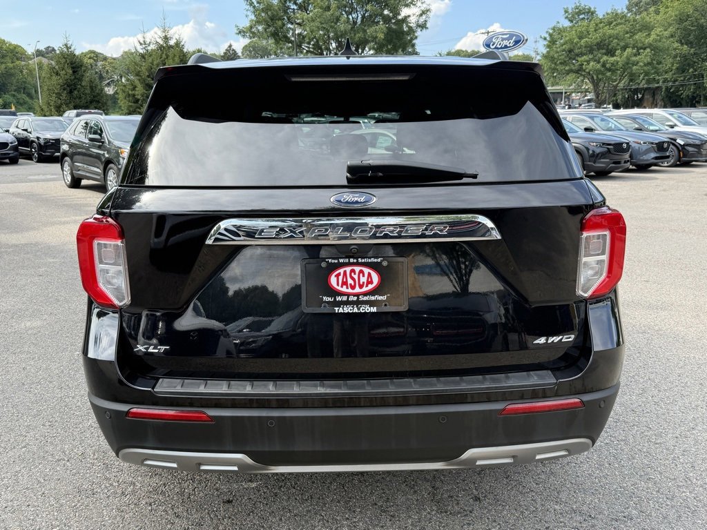 Certified 2022 Ford Explorer XLT w/ Equipment Group 202A image 4