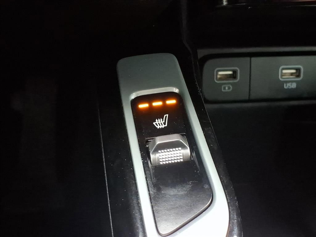 Used 2022 Kia Sorento SX image 14