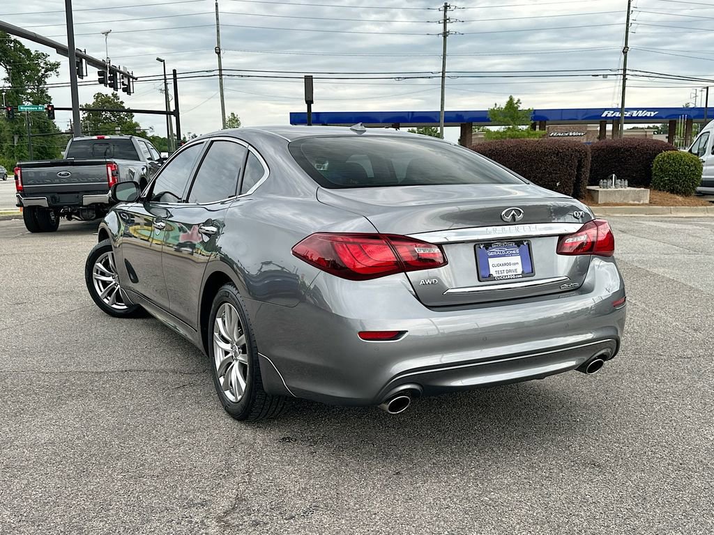 Used 2018 INFINITI Q70 Luxe w/ Proactive Package AWD/4WD image 2