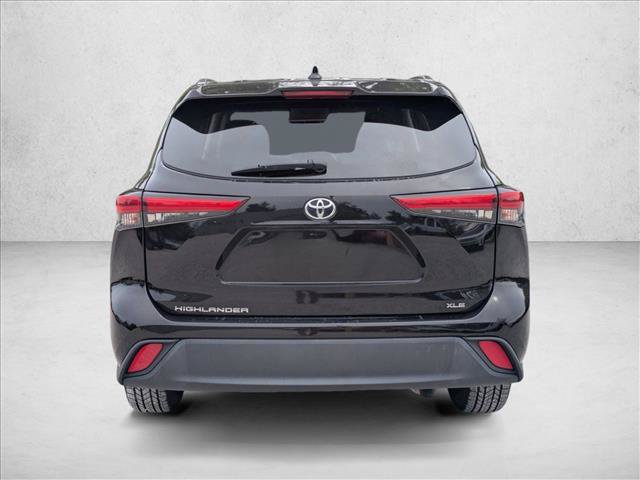 Used 2021 Toyota Highlander XLE FWD image 6