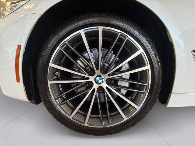 Used 2023 BMW 530i xDrive w/ Premium Package AWD/4WD image 9
