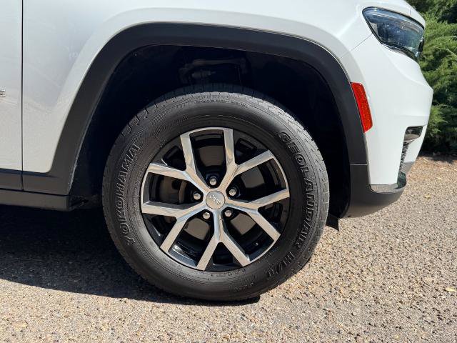Used 2024 Jeep Grand Cherokee L Limited AWD/4WD image 4