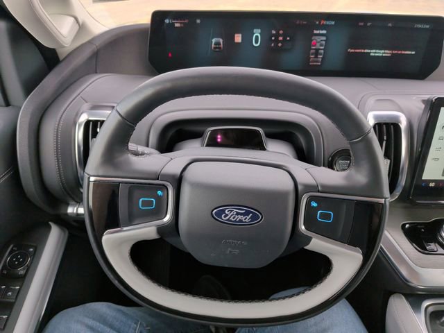 Certified 2025 Ford Expedition Platinum w/ Driver's Package AWD/4WD image 24
