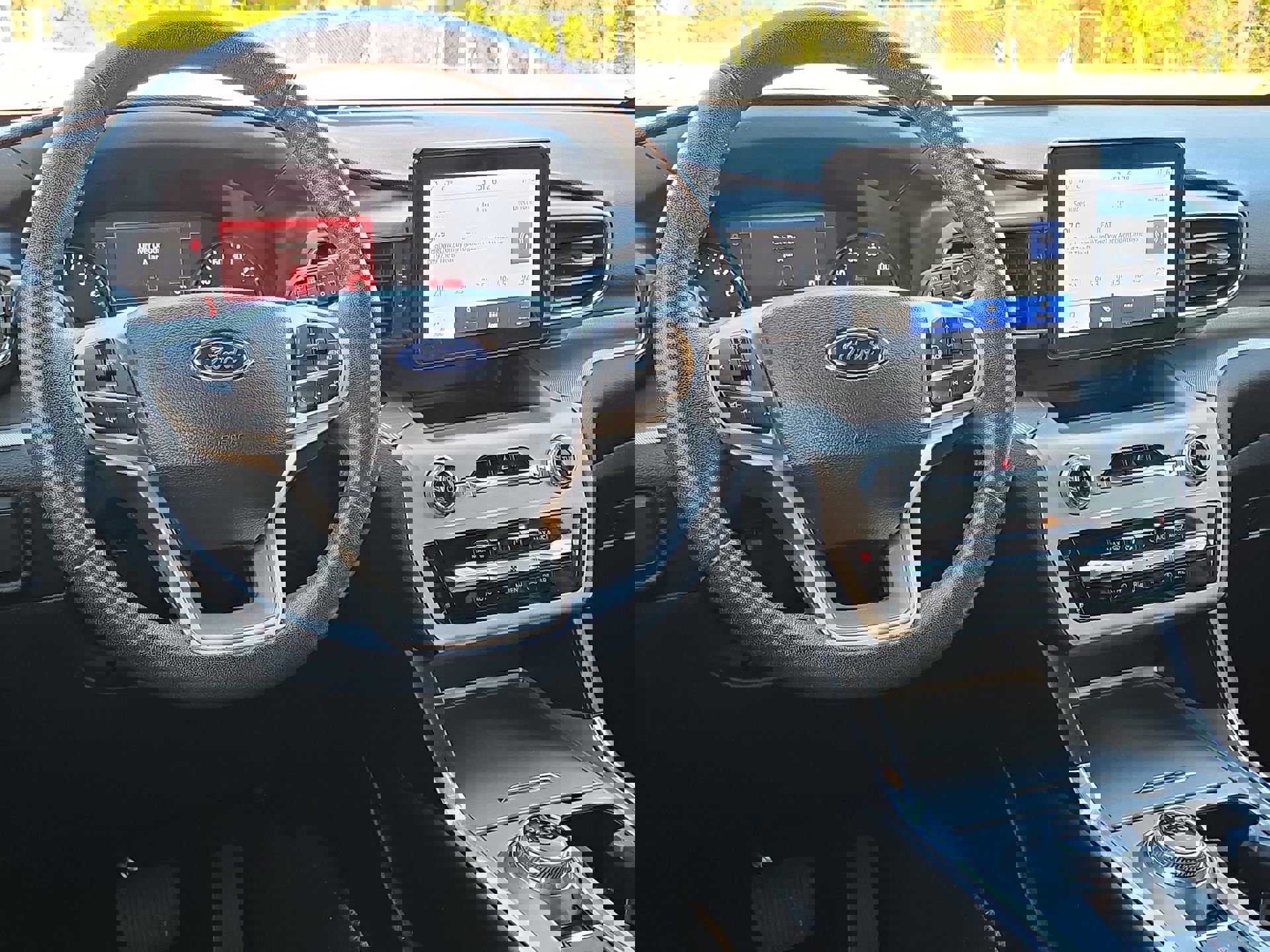 Certified 2022 Ford Explorer XLT w/ Equipment Group 202A image 15