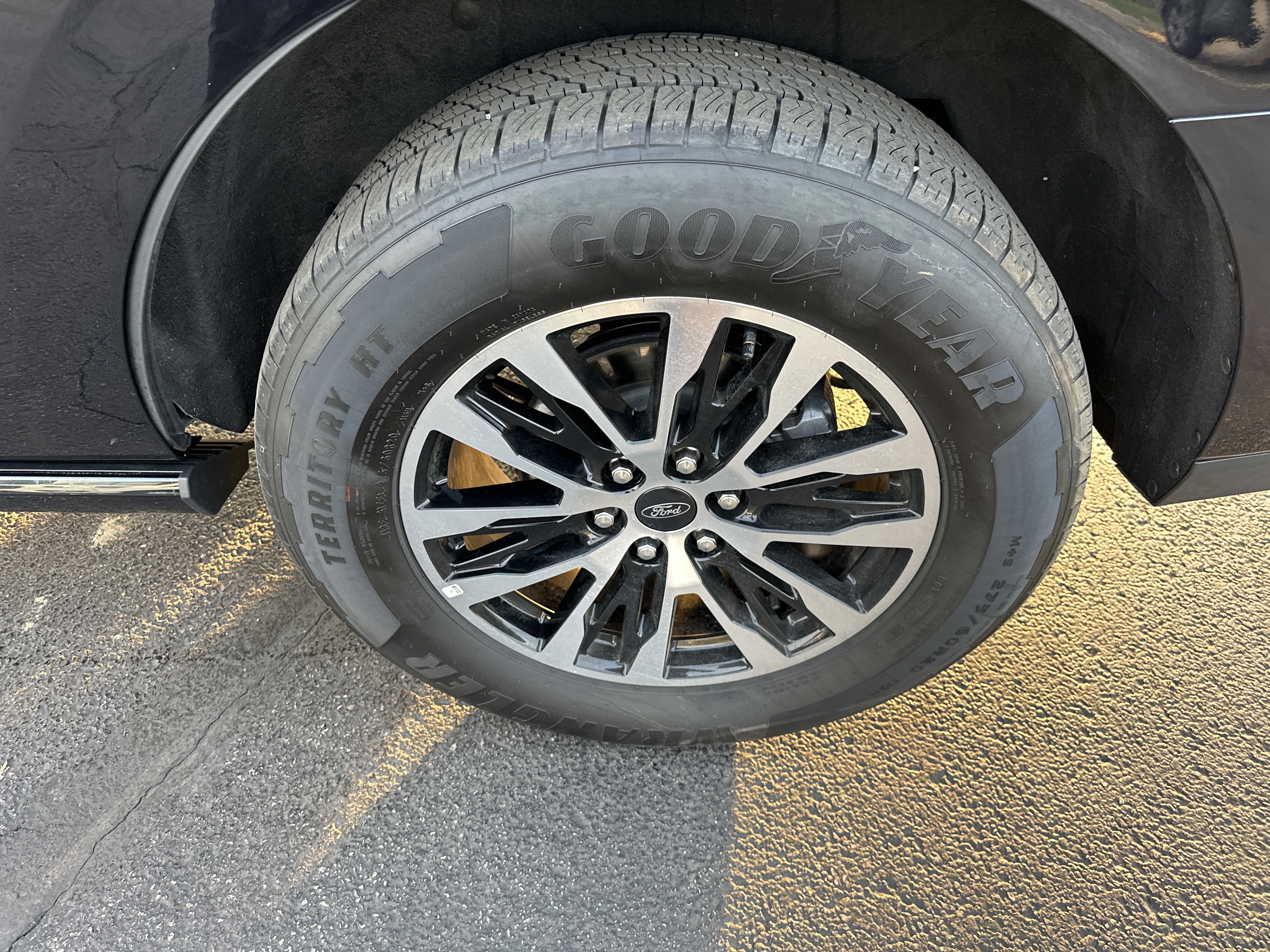 Certified 2025 Ford Expedition Platinum image 11