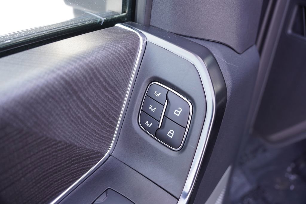 Certified 2024 Ford F350 Platinum w/ Tremor Off-Road Package image 22