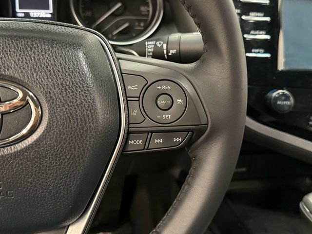 Used 2018 Toyota Camry SE w/ Moonroof Package image 15