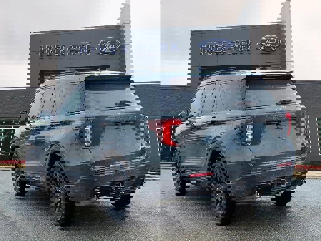 Certified 2023 Ford Explorer ST-Line w/ Class IV Trailer Tow Package image 5